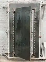двери стена